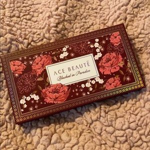 Ace Beautē blushed in paradise